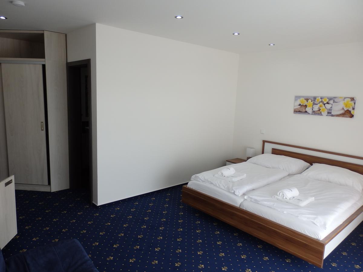 Rezidence Holsin Otel Holsiny Dış mekan fotoğraf